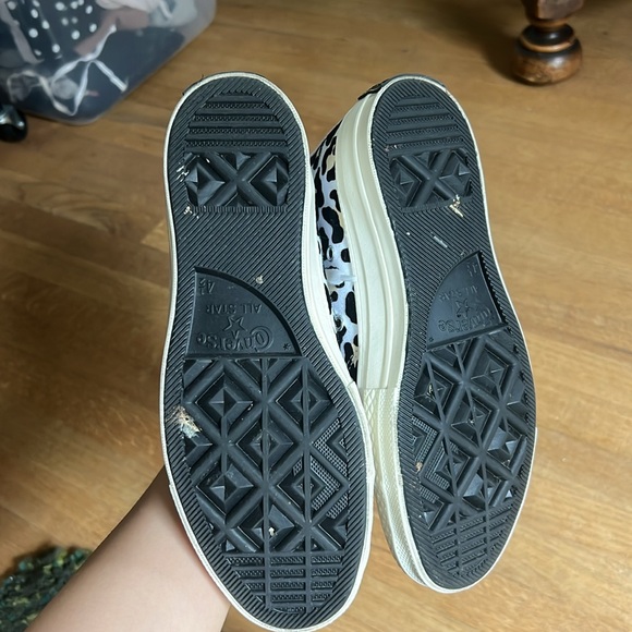 Like new cheetah converse - Picture 2 of 3
